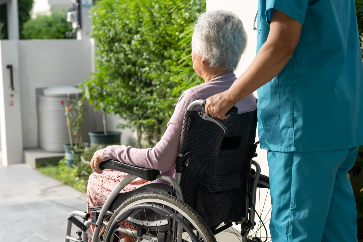 Hospicjum na NFZ w Polsce